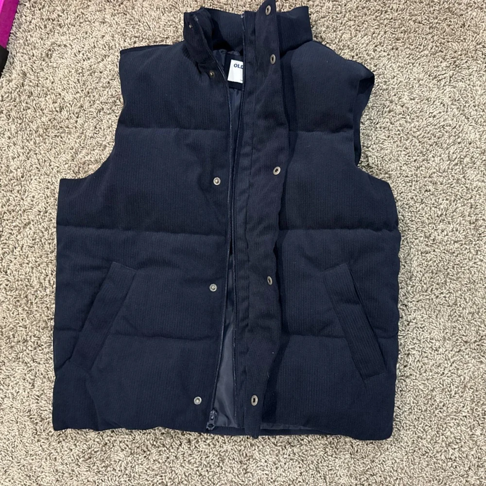 Men Old Navy Dark Blue Quilted corduroy Vest - Picture 7 of 8